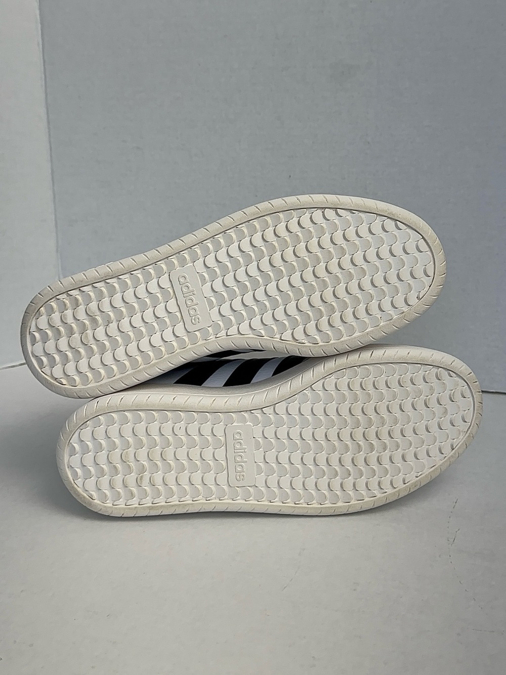 Adidas Barreda T-Toe Sneakers White Suede Lace-Up Shoes Women’s Size 9 - Picture 4 of 13